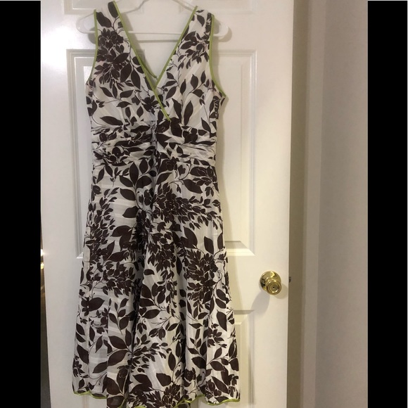 Unique design with empire waist - Picture 1 of 6